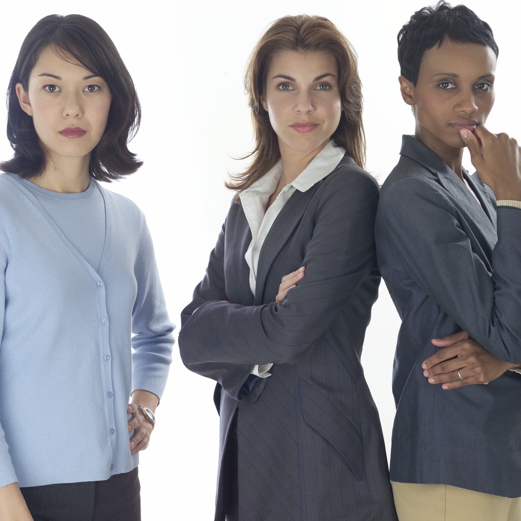 找穿职业装的人群图片